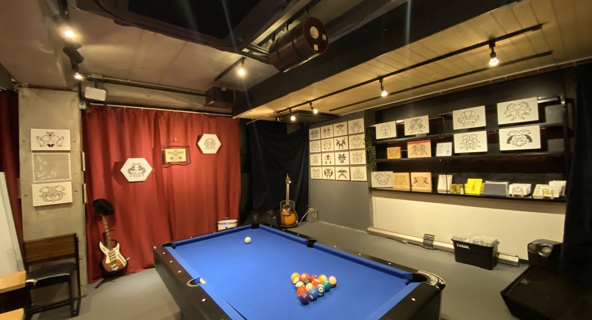 カフェ　バー　ダイニングバー　学芸大学駅　カジュアルバー　イベントスペース　レンタルスペース　ギャラリー　展示会　亀山鶴子　