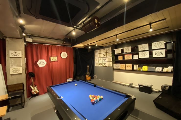 カフェ　バー　ダイニングバー　学芸大学駅　カジュアルバー　イベントスペース　レンタルスペース　ギャラリー　展示会　亀山鶴子　