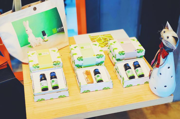 アロマオイル　天然アロマオイル　台湾　猫