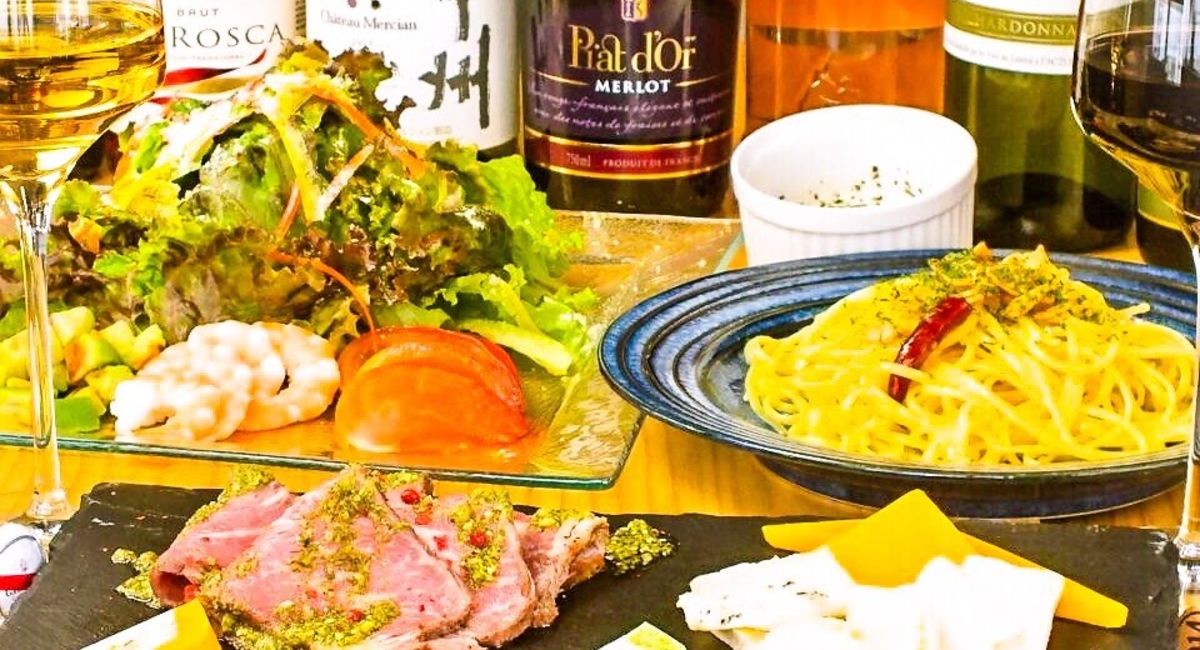 忘年会　宴会　パーティー　お洒落　カフェ　ダイニングバー　飲み放題