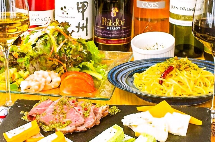 忘年会　宴会　パーティー　お洒落　カフェ　ダイニングバー　飲み放題